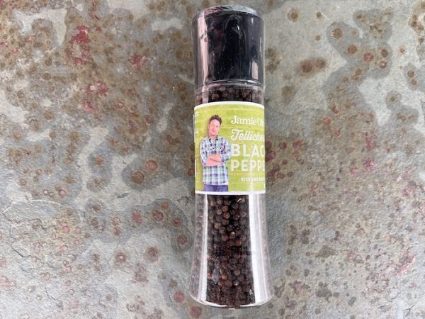 Pieprz czarny w młynku Jamie Oliver