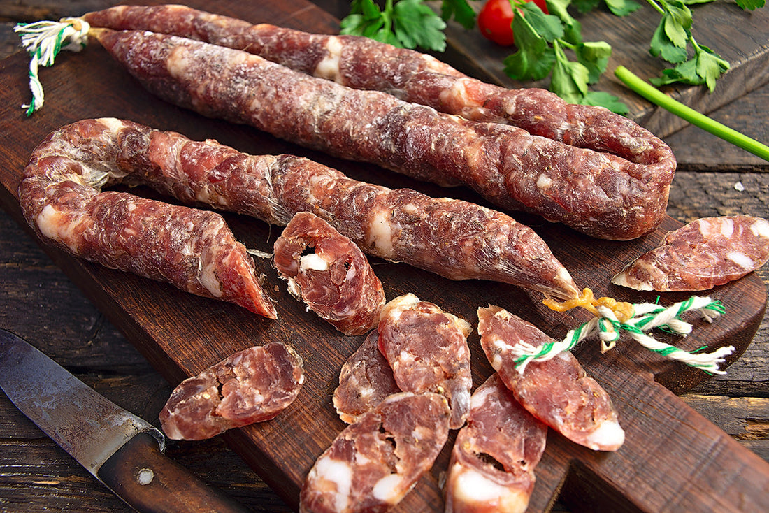 Wędliny z Pasją – Jak Rozpoznać Prawdziwą, Rzemieślniczą Jakość?